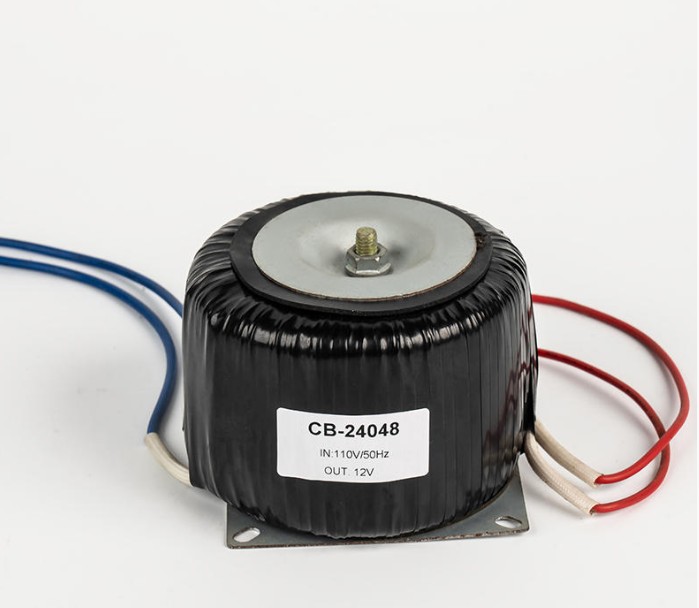 Miért teljesít jól a toroid transzformátor a hatékony teljesítményátalakítás, az elektromágneses interferencia-teljesítmény és a többféle alkalmazási forgatókönyv esetén?